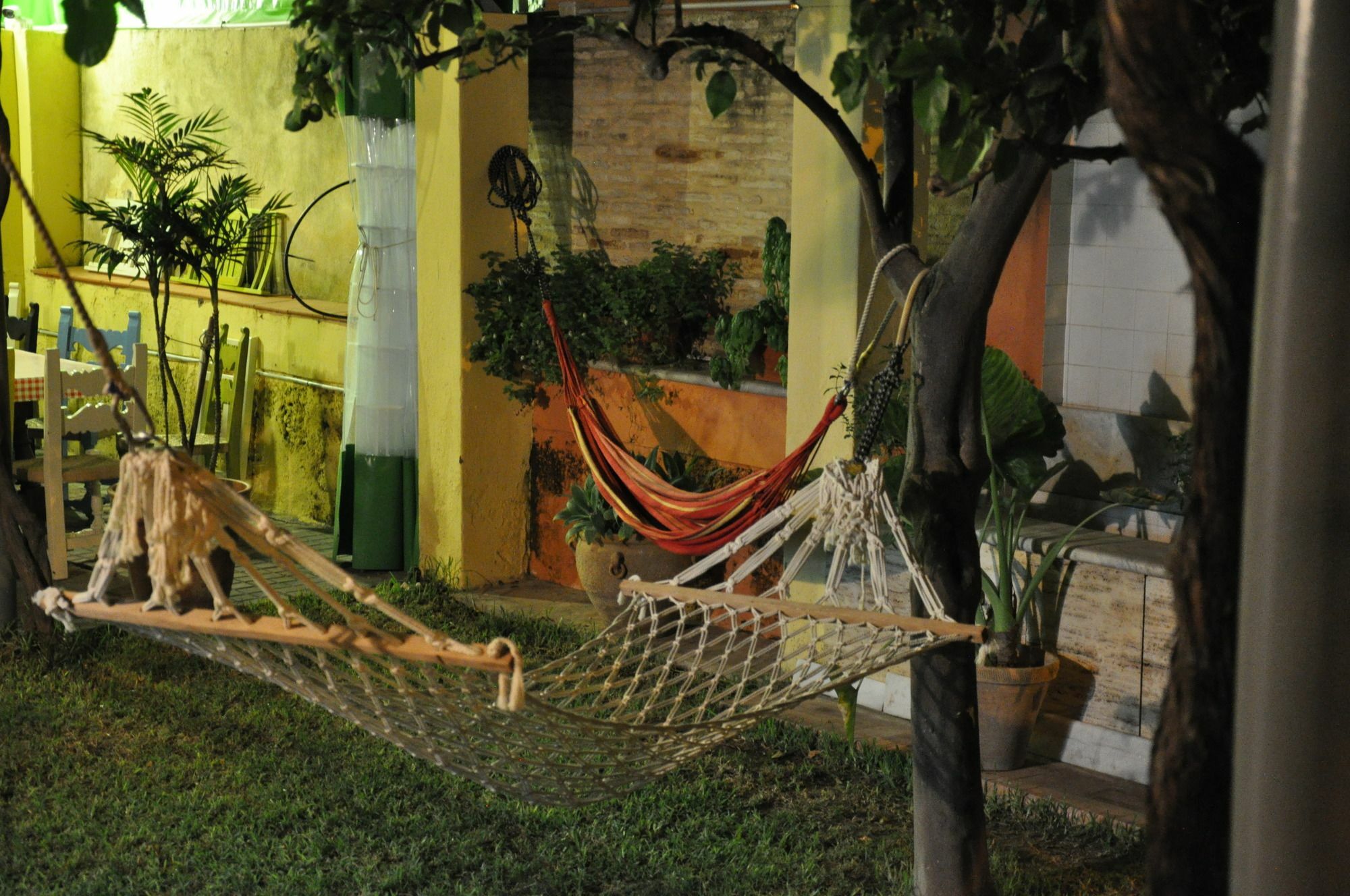 Lemon Garden Hostel Sevilla Exterior foto
